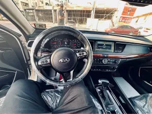 2017 Kia Cadenza Premium