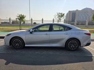 2025 Toyota Camry Hybrid LE