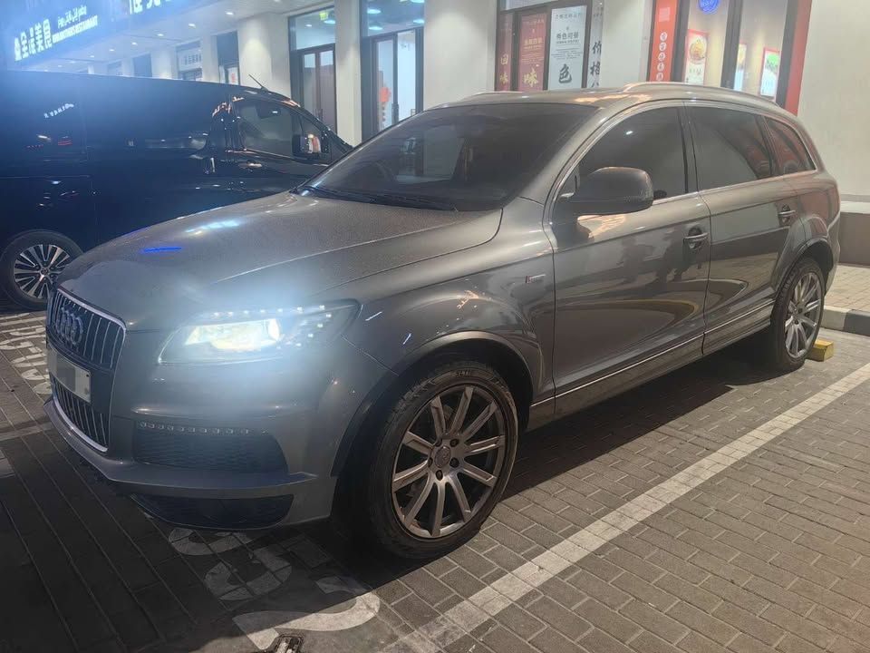 2015 اودي كيو٧ Premium Plus