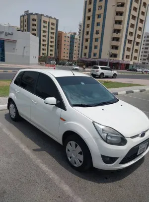 2011 فورد فيجو Titanium