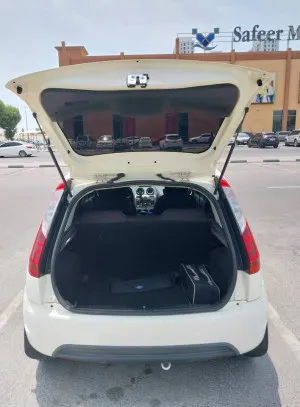 2011 فورد فيجو Titanium