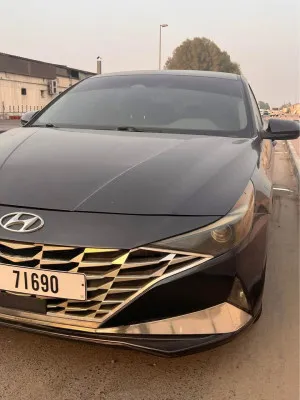 2021 هيونداي النترا SE