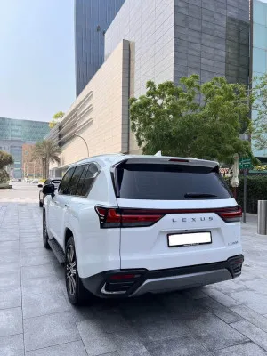 2023 Lexus LX600 base