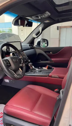 2023 Lexus LX600 base