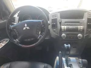 2013 ميتسوبيشي باجيرو GT