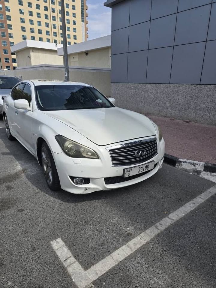 2012 Infiniti M37