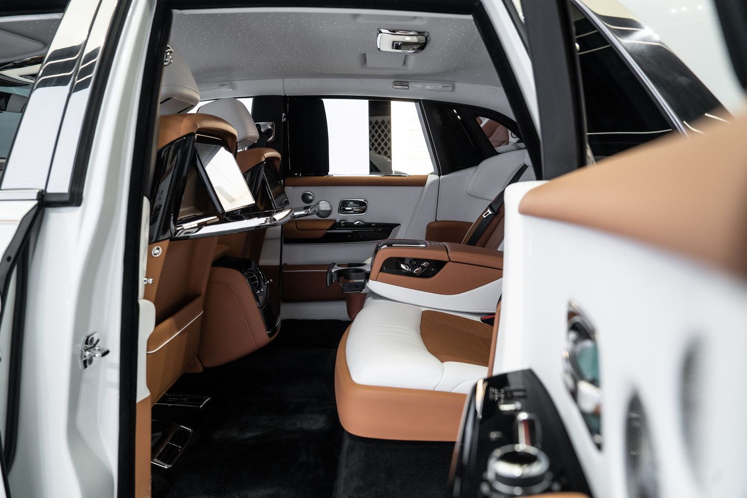 2024 رولز رويس فانتوم Extended Wheelbase
