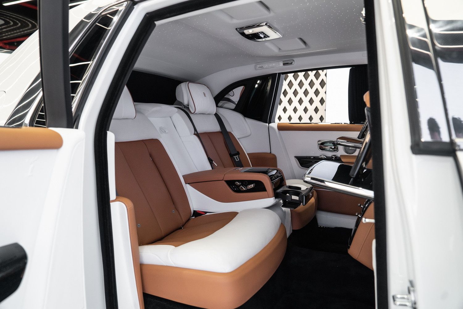 2024 رولز رويس فانتوم Extended Wheelbase
