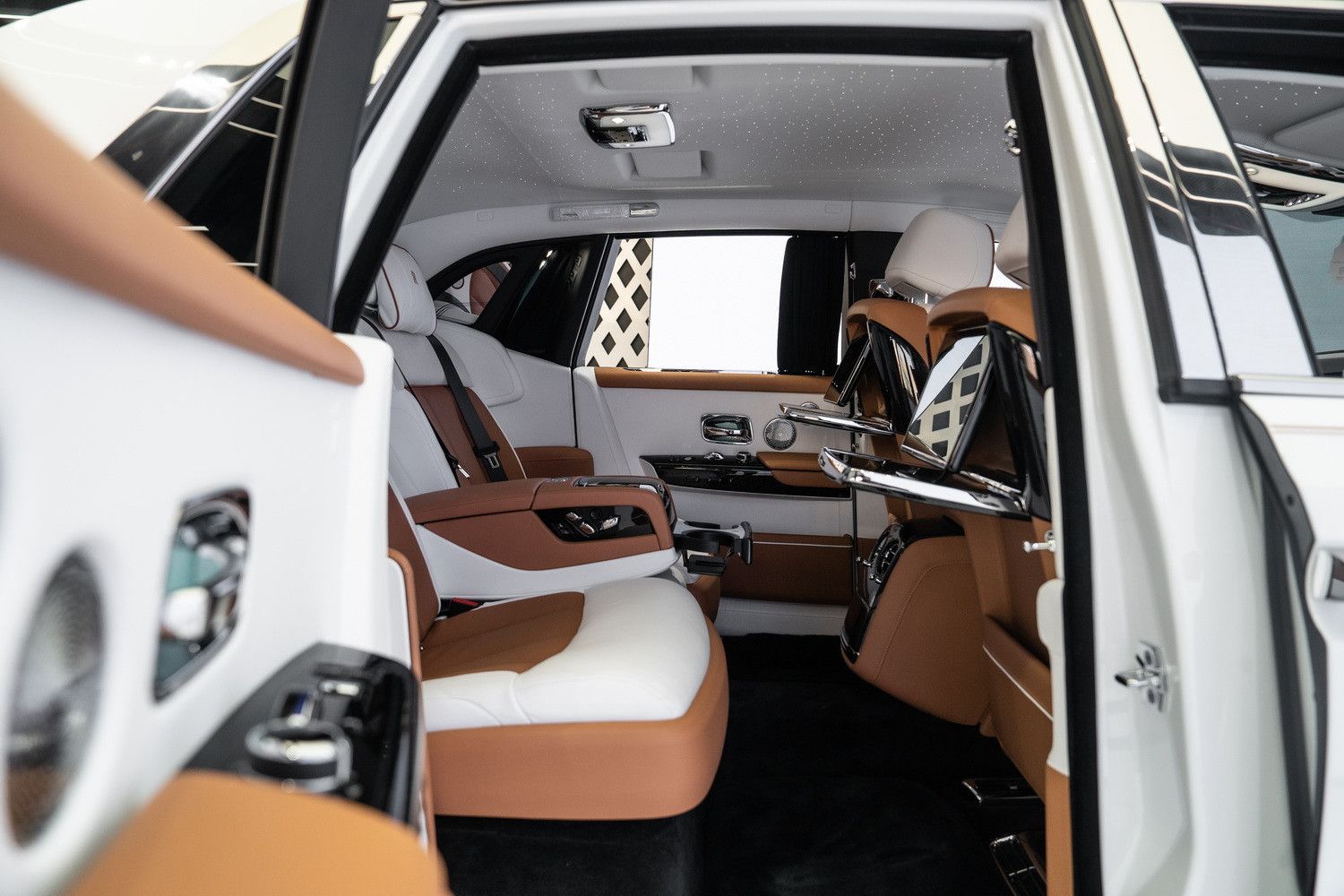 2024 رولز رويس فانتوم Extended Wheelbase