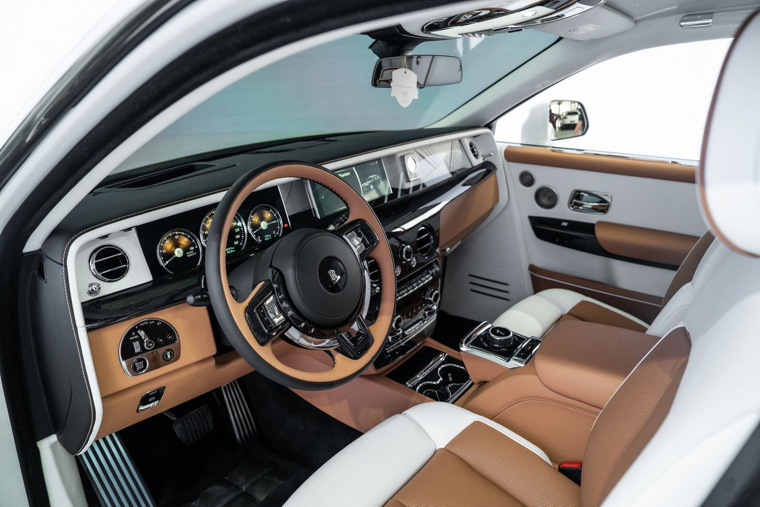 2024 رولز رويس فانتوم Extended Wheelbase