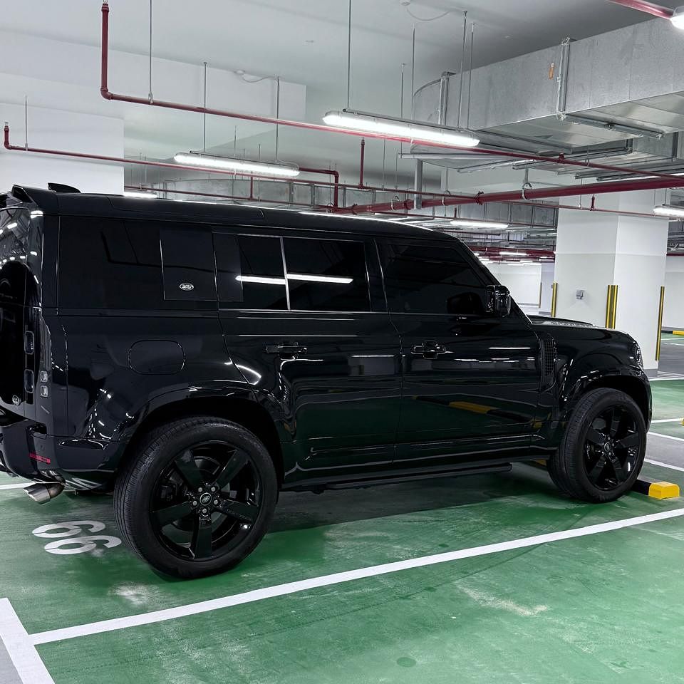 2023 Land Rover Defender 110 trophy