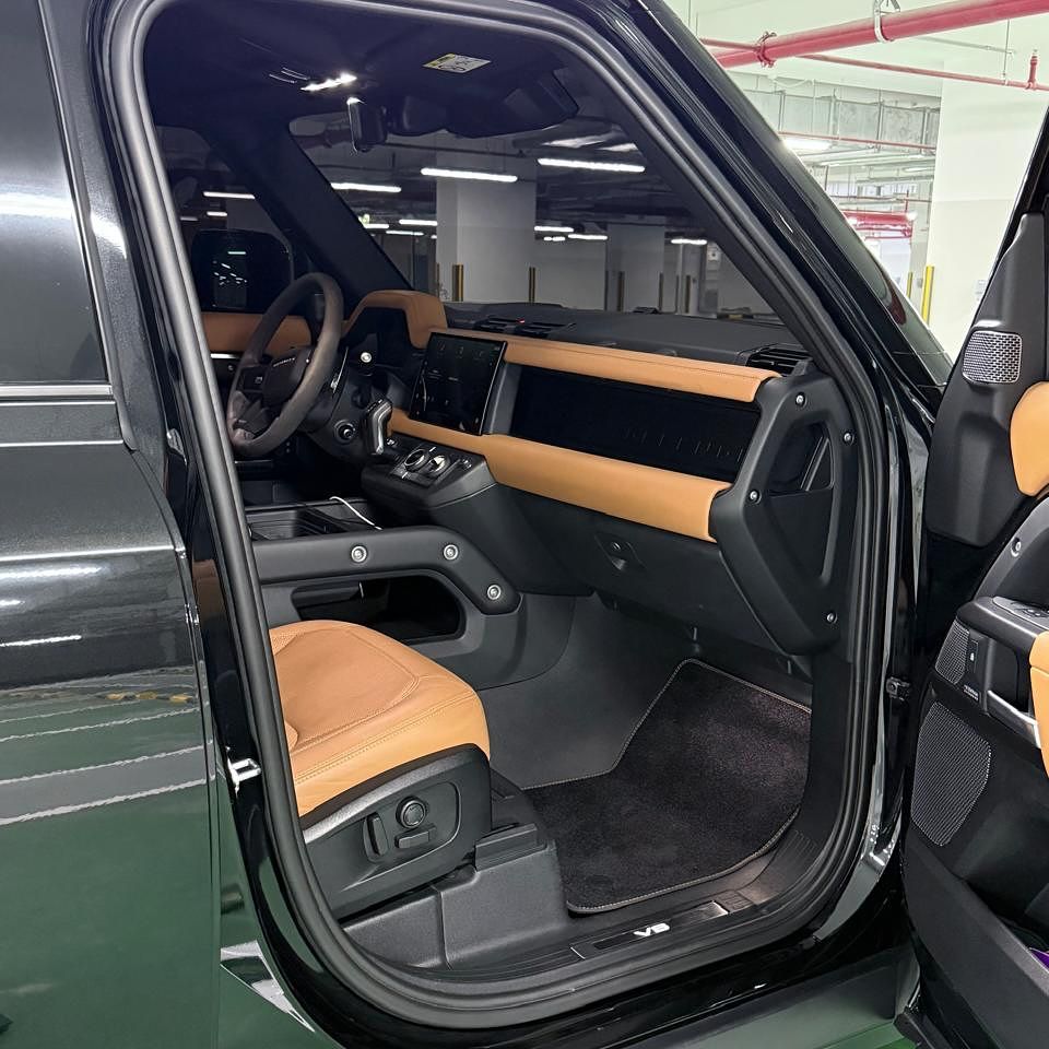 2023 Land Rover Defender 110 trophy