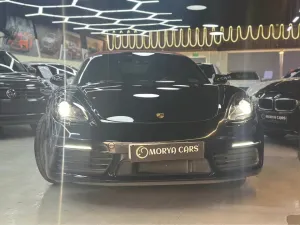 2022 بورش 718