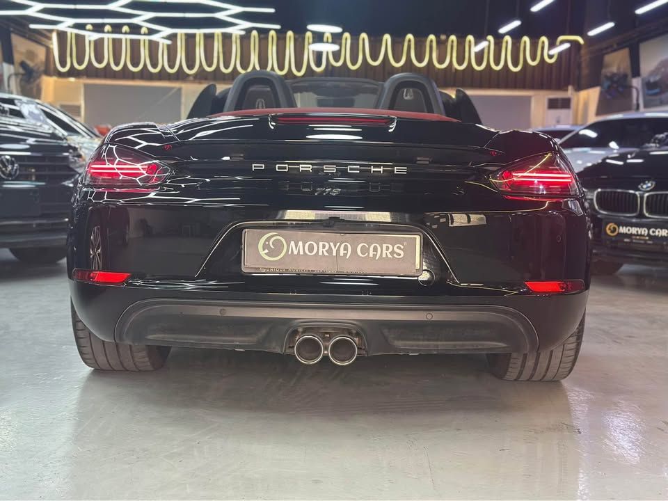 2022 بورش 718