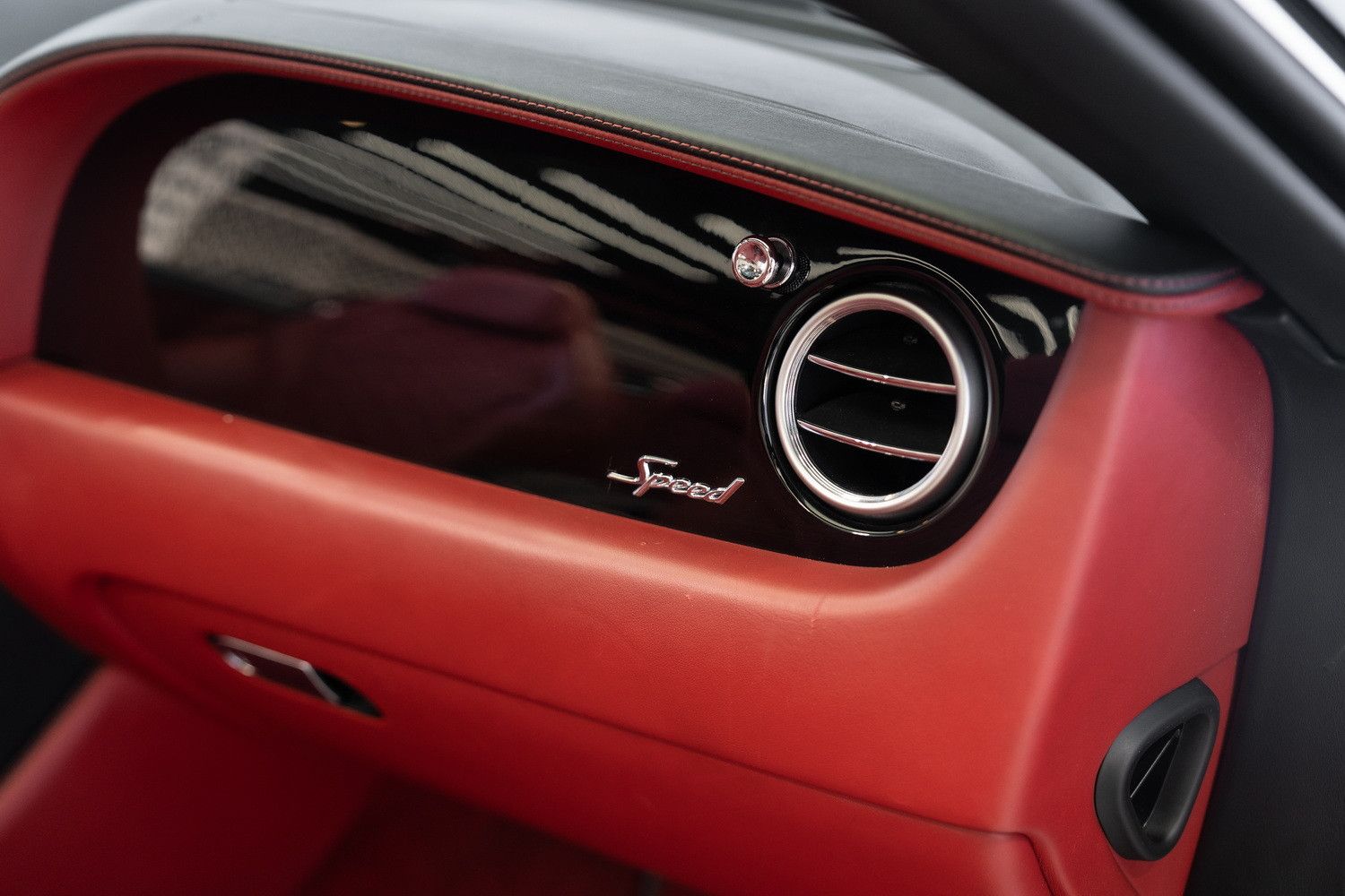 2016 بنتلي كونتيننتال GTC First Edition