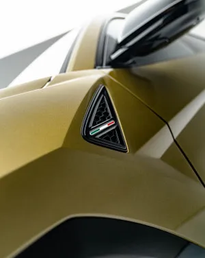 2025 لامبورجيني اوروس STD