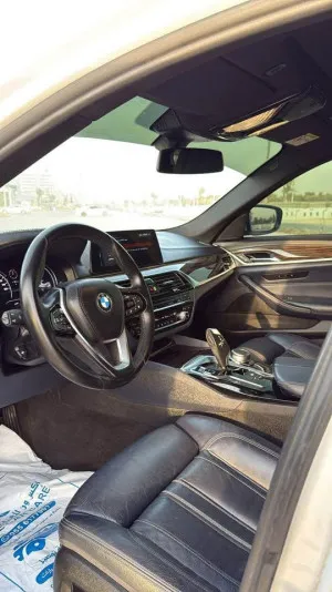 2018 BMW 5-Series 530i