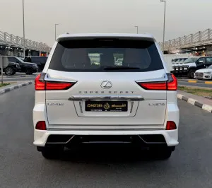 2019 لكزس أل أكس ٥٧٠