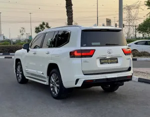 2024 تويوتا لاند كروزر VXR