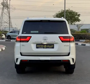 2024 تويوتا لاند كروزر VXR