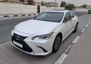 2023 لكزس ES - اي اس ES300h