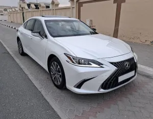 2023 لكزس ES - اي اس ES300h