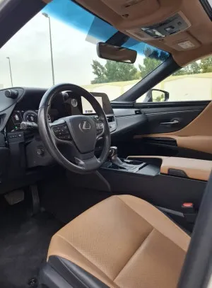 2023 لكزس ES - اي اس ES300h