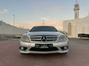 مرسيدس C200خليجى بانوراماموديل 2010 بدون حوادث مثبت سرعة تحكم رنجات حساسات غمازات جانبية انوار ضباب تكييف أمامى وخلفى خشب بحالة ممتازة