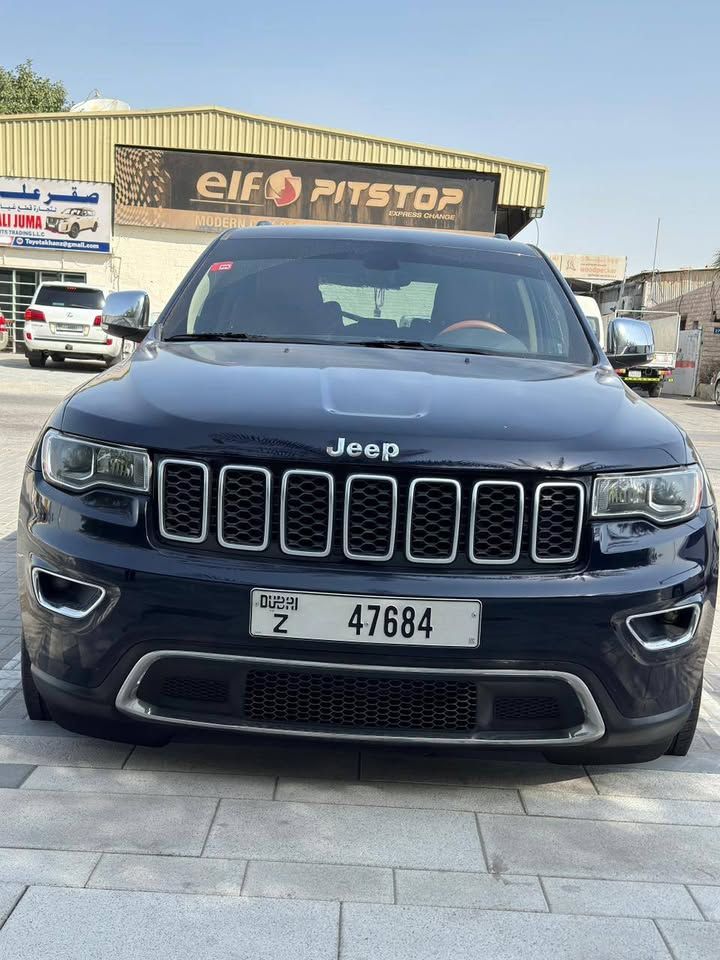 2018 جييب جراند شيروكي Laredo E