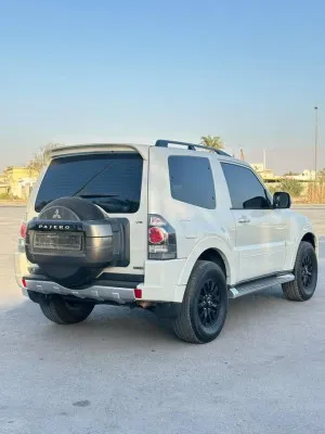 2010 ميتسوبيشي باجيرو GLS