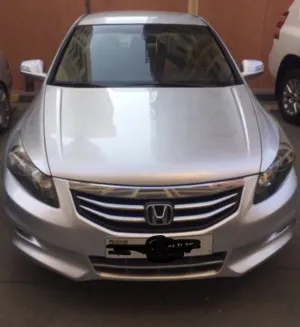 2011 هوندا أكورد LX