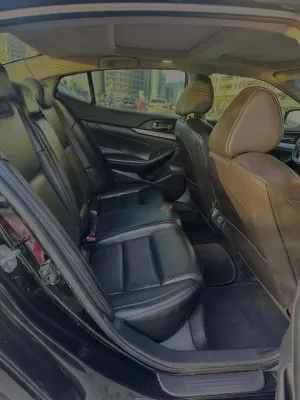 2018 Nissan Maxima SR