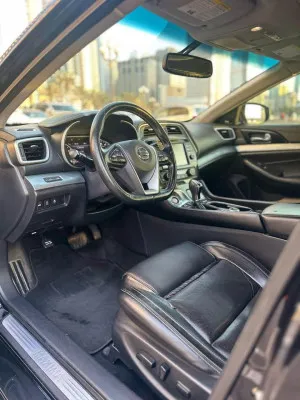 2018 Nissan Maxima SR