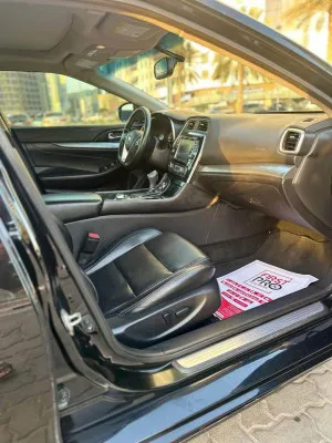 2018 Nissan Maxima SR