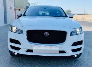 2017 جاكوار اف بيس R-Dynamic S