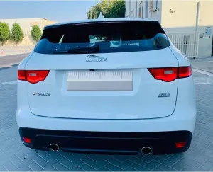 2017 جاكوار اف بيس R-Dynamic S