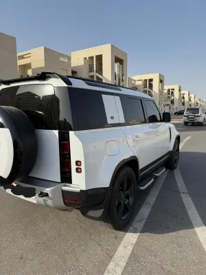 2024 لاند روفر ديفندر 110 HSE