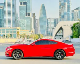 2016 فورد موستانج V6