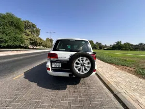2019 تويوتا لاند كروزر GXR