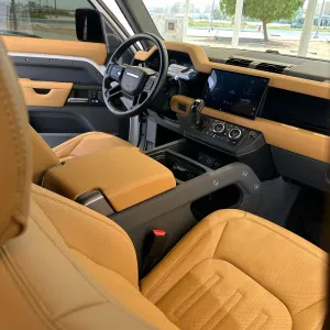 2023 Land Rover Defender 110 SE
