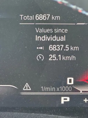 2023 بي أم دابليو ام ٤ Standard