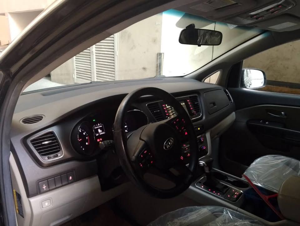 2017 كيا سيدونا LX