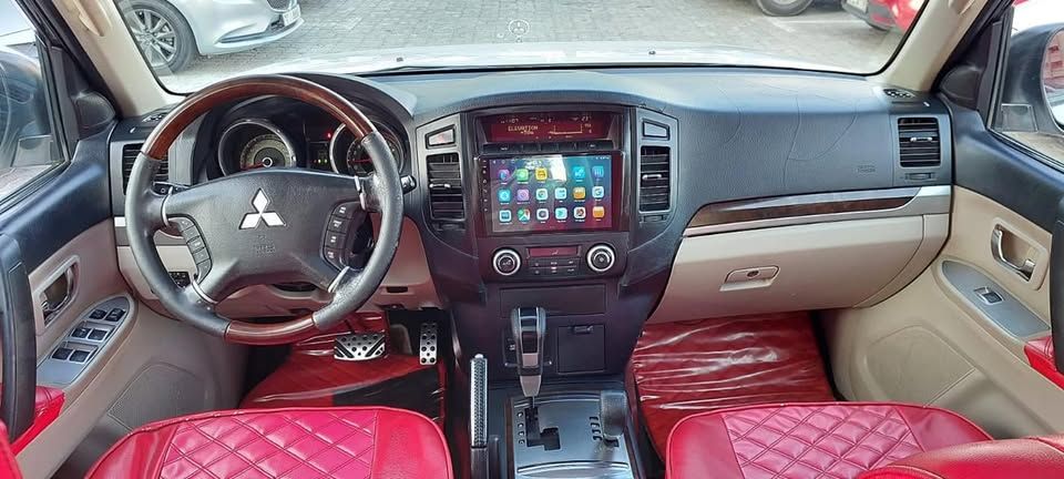 2010 Mitsubishi Pajero Signature Edition