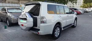 2010 Mitsubishi Pajero Signature Edition