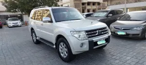 2010 Mitsubishi Pajero Signature Edition