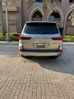 2019 لكزس أل أكس ٥٧٠