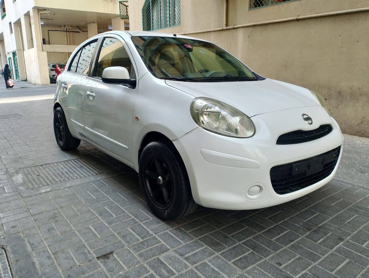 2015 نيسان ميكرا SV