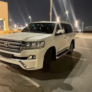 2016 Toyota Land Cruiser VXR