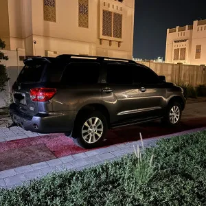 2011 تويوتا سيكويا Platinum