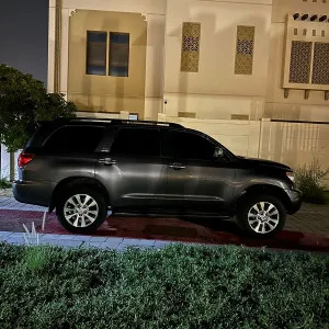 2011 تويوتا سيكويا Platinum